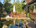 Mit indischem Quarzsandstein geflieste Terrasse Mit indischem Quarzsandstein geflieste Terrasse